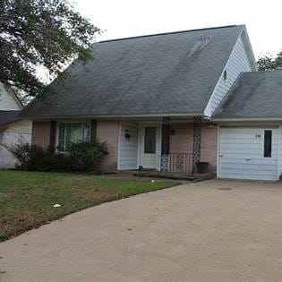 sell your house fast in Garland TX living room example